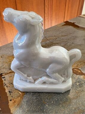 Vintage BOYD White Opalescent Joey the Horse Art Glass.